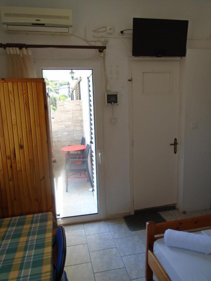 Orfeas Rooms Vasilikí Exterior foto